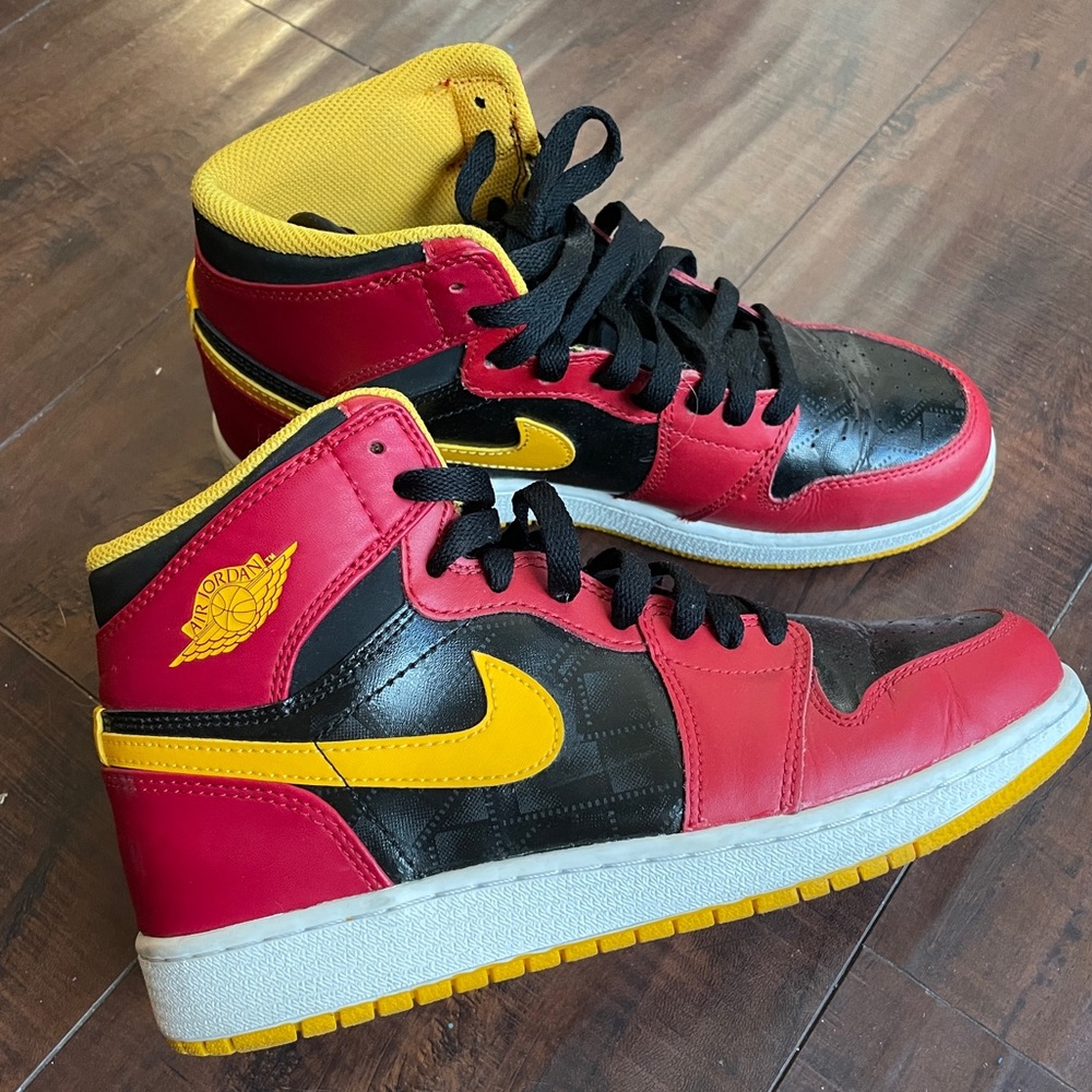 Nike Retro Jordan Air 1 M 5.5/W 7 (Red Black Yellow)
